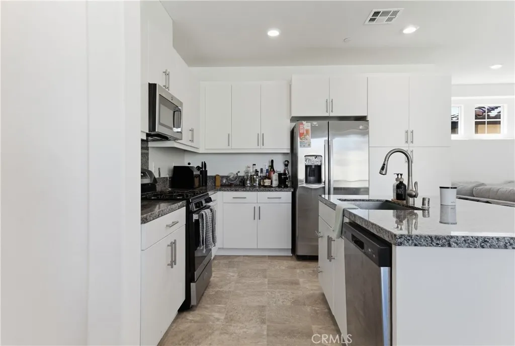 Additional image 4 of 16651 Snowdrop Ln Unit 1, Fontana, CA 92336