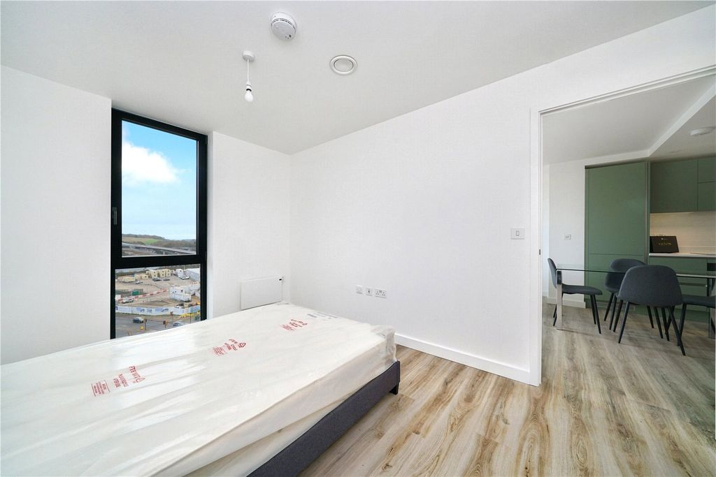 Additional image 4 of 2 bed flat to rentViva Court, Kimpton Road, Luton LU2
