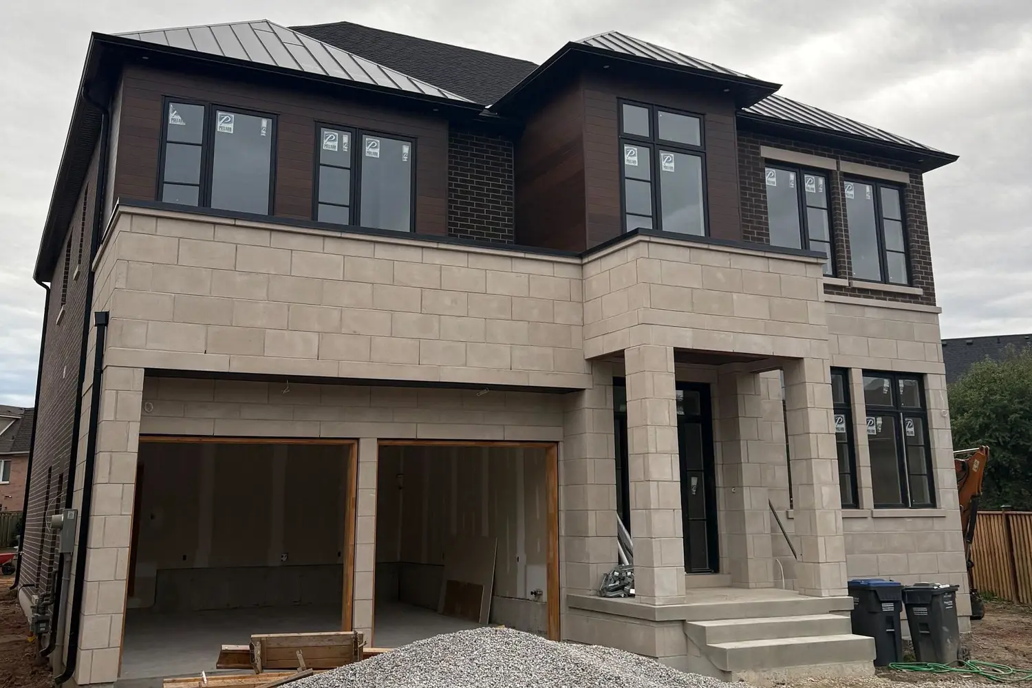 Additional image 3 of 2574 Sharon Crescent