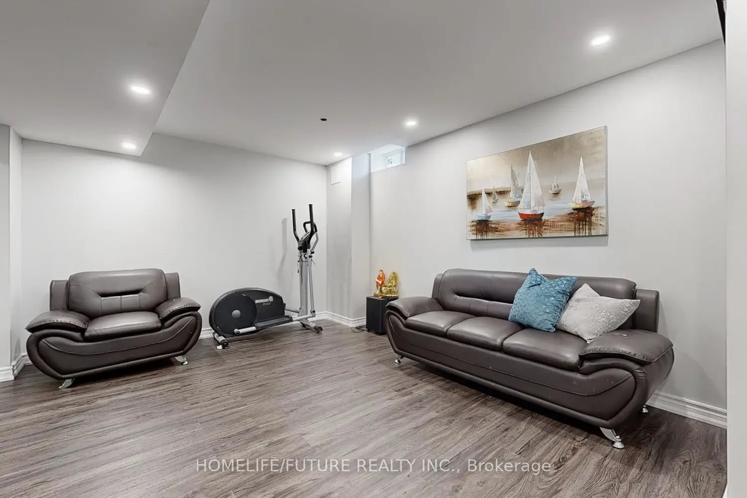 Additional image 20 of 153 Jonas Millway