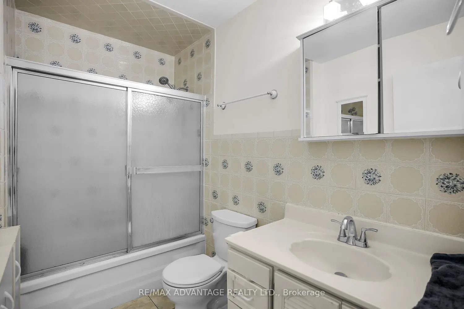 Additional image 13 of 634 Wonderland Road 60