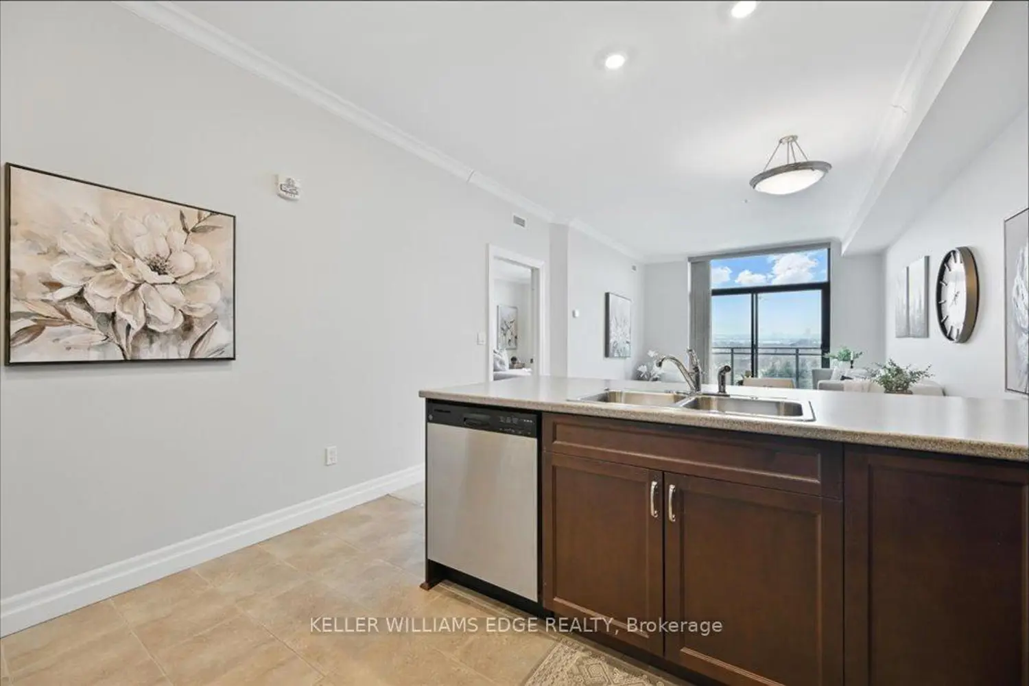 Additional image 5 of 3290 New Street 607