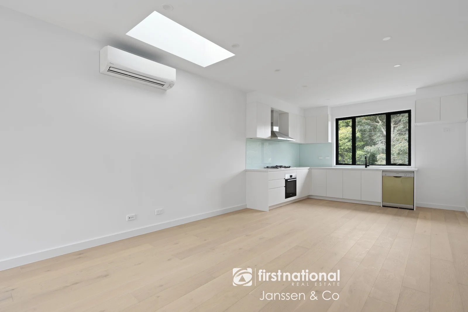 Additional image 5 of 2 Coppin Close, Mitcham VIC 3132