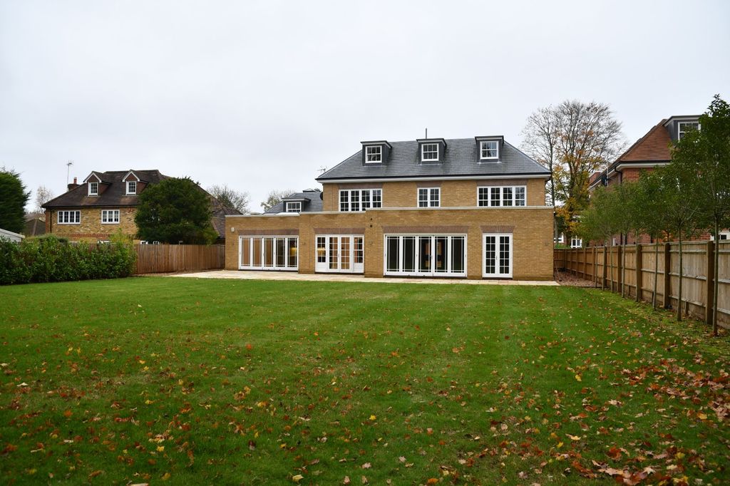 Additional image 17 of 6 bed detached house to rentGregories Road, Beaconsfield, Buckinghamshire HP9