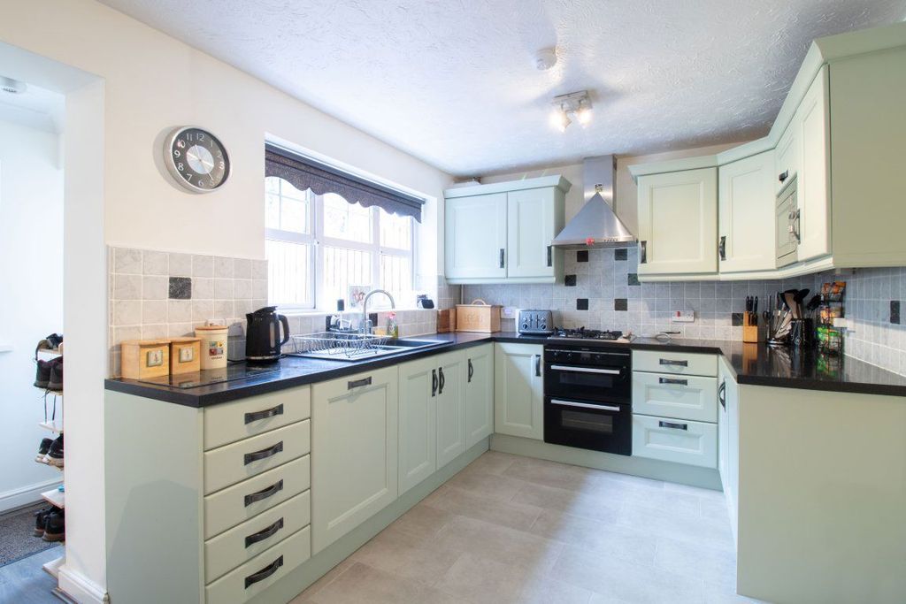 Additional image 2 of 4 bed property to rent14 Coed Gelli Park, Cwmgelli, Blackwood NP12