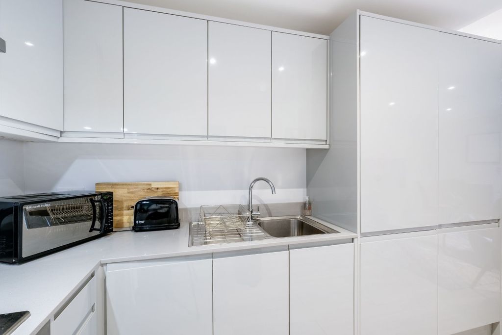 Additional image 10 of 2 bed flat to rentWest Wycombe Road, High Wycombe HP12