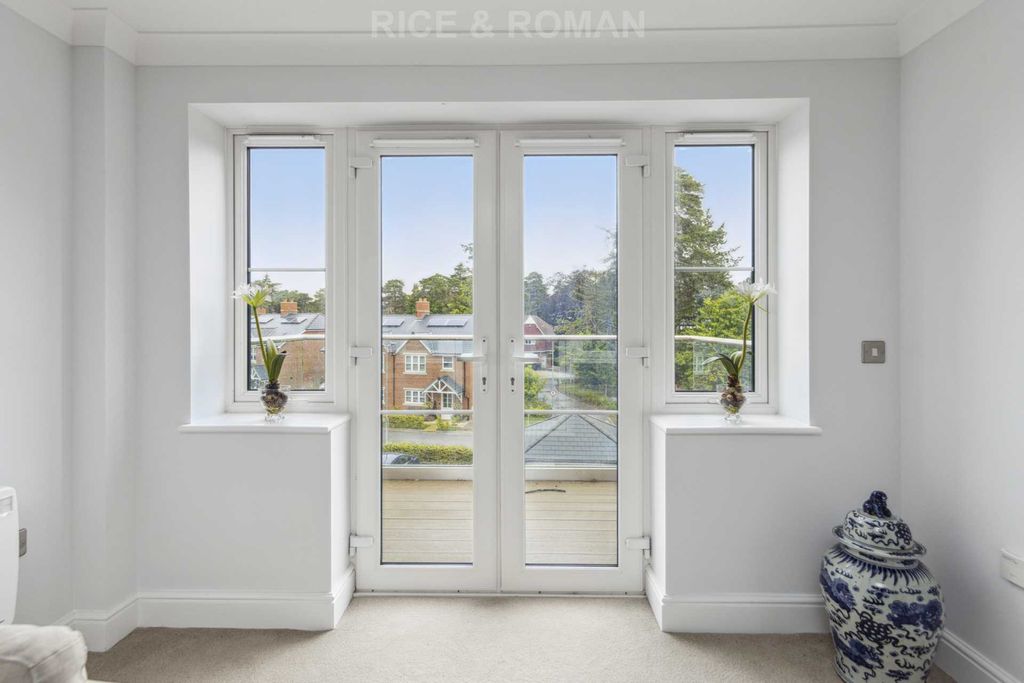 Additional image 3 of 2 bed flat to rentLynwood Village, Ascot SL5
