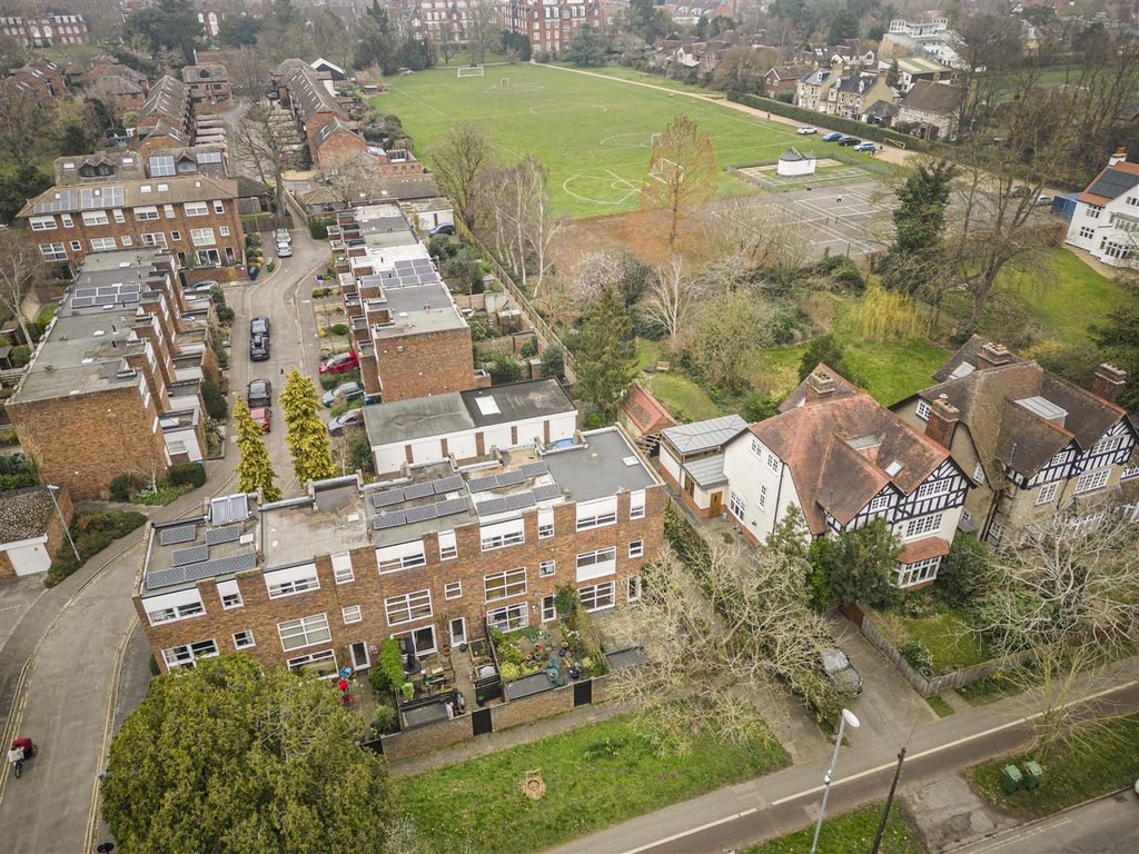 Additional image 25 of 4 bed town house to rentSt. Marks Court, Cambridge CB3