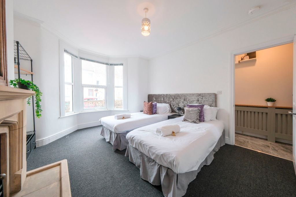 Additional image 7 of 5 bed semi-detached house to rentDouglas Road, Horfield, Bristol BS7