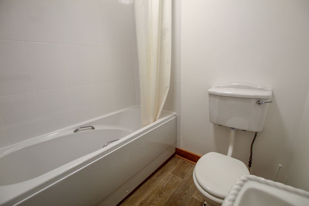 Additional image 9 of 2 bed flat to rentWest Street, Newbury RG14