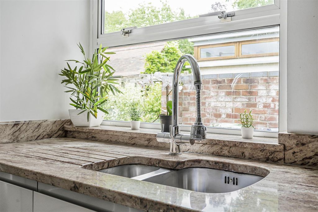 Additional image 12 of 4 bed town house to rentSt. Marks Court, Cambridge CB3