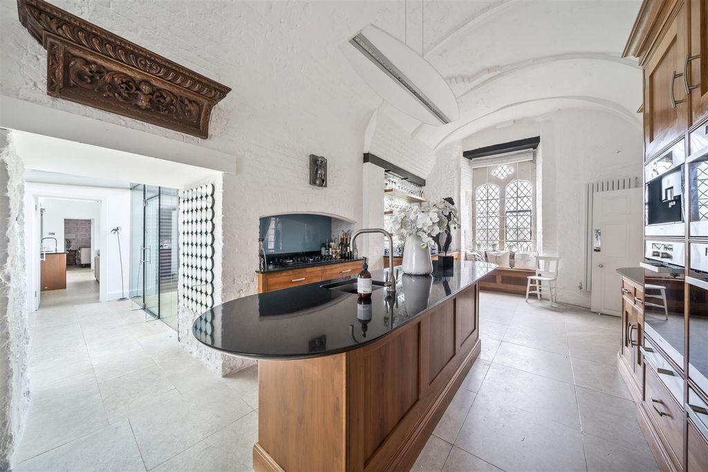 Additional image 2 of 6 bed detached house to rentPelhams Walk, Esher KT10