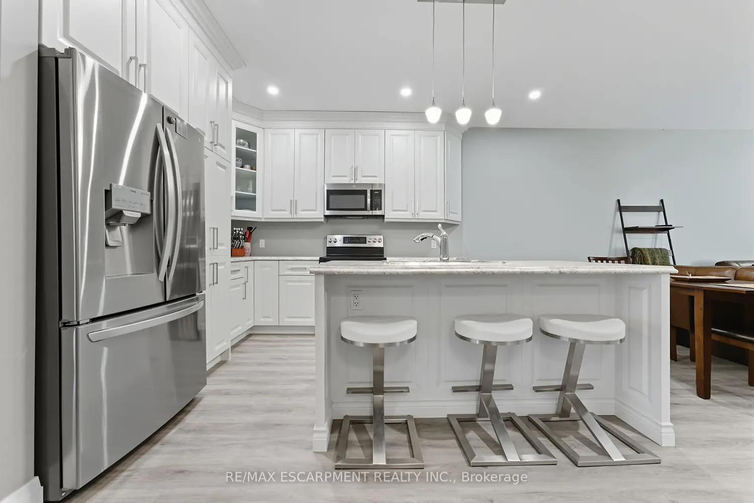 Additional image 6 of 1053 Bay Street