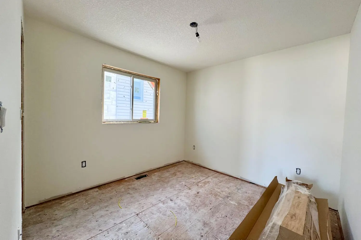 448 Burnside Street photo 4