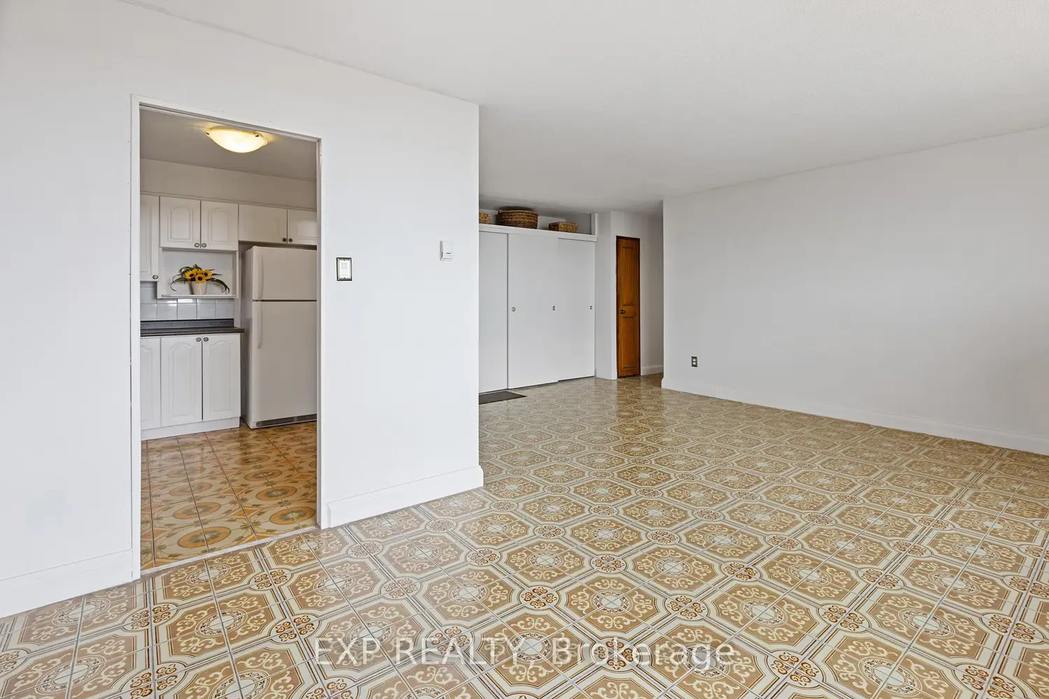 Additional image 8 of 3390 Weston Road 2006