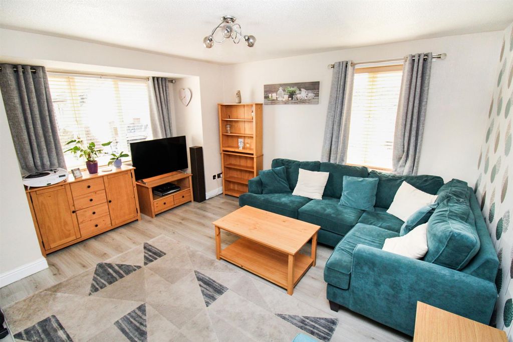 Additional image 2 of 2 bed flat to rentTunwell Lane, Corby NN17