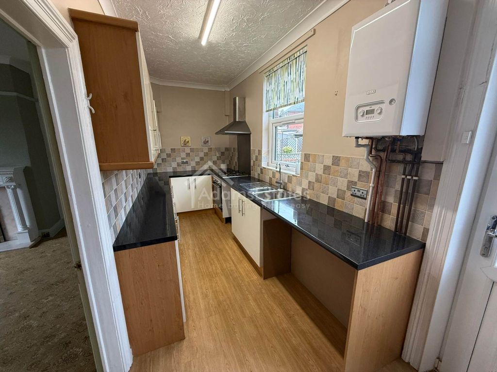 Additional image 4 of 3 bed terraced house to rentLeeds Road, Dewsbury WF12