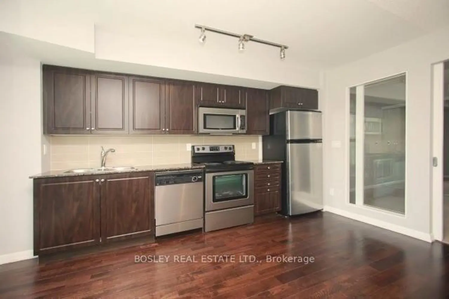 Additional image 11 of 209 Fort York Boulevard 468