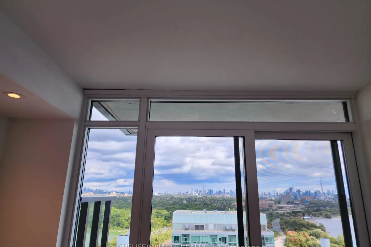 Additional image 7 of 1926 Lakeshore Boulevard 2805