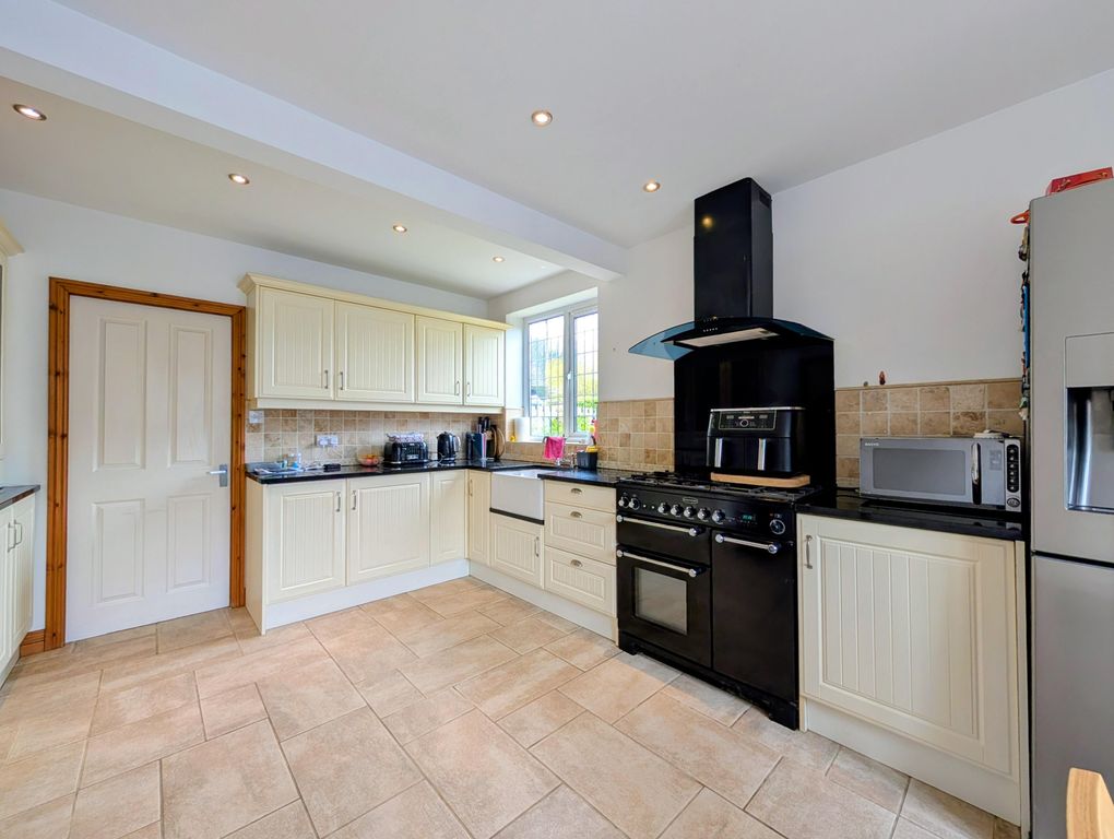Additional image 2 of 4 bed property to rentRussell Gardens, Old Tupton, Chesterfield S42