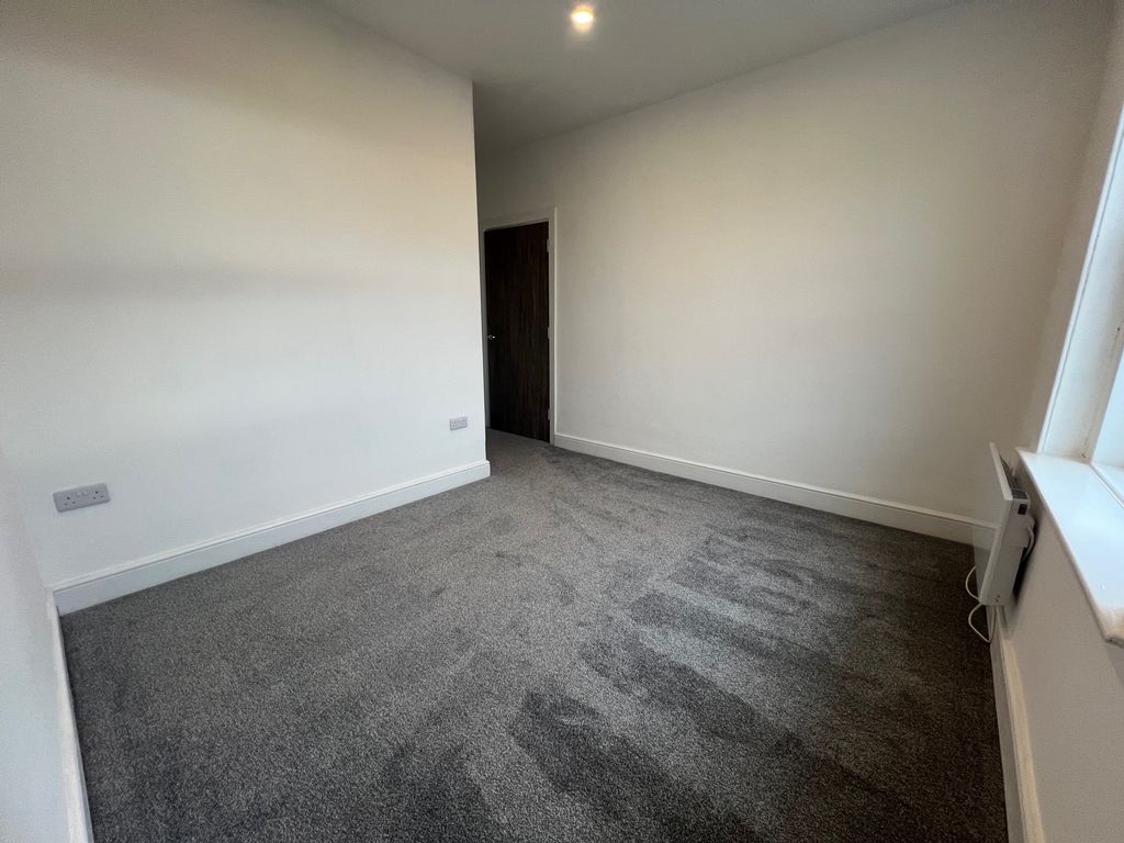 Additional image 5 of 3 bed property to rentCollege Street, Ammanford SA18