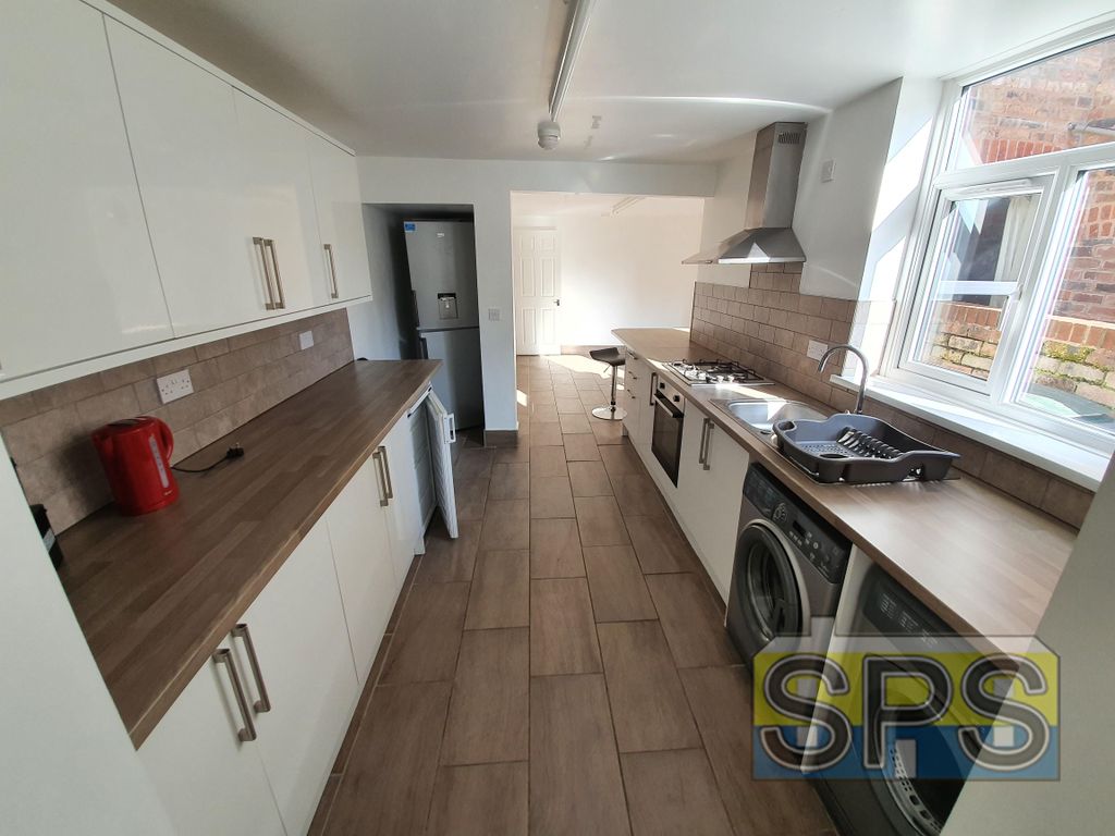 5 bed shared accommodation to rentGuildford Street, Shelton ST4 photo 4