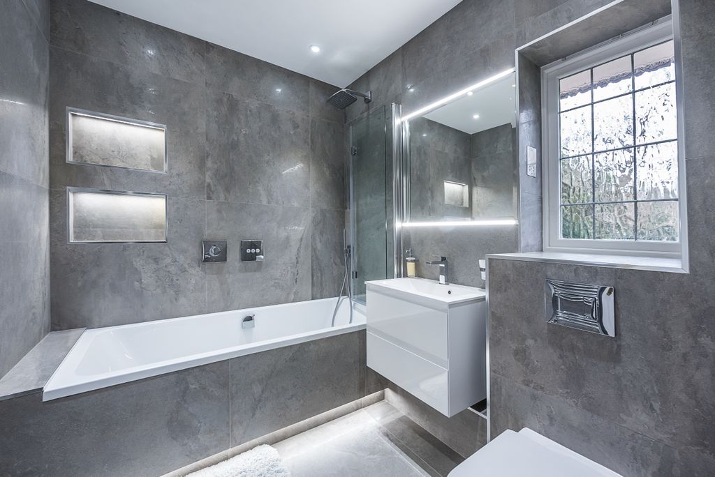 Additional image 18 of 6 bed detached house to rentDukes Kiln Drive, Gerrards Cross SL9