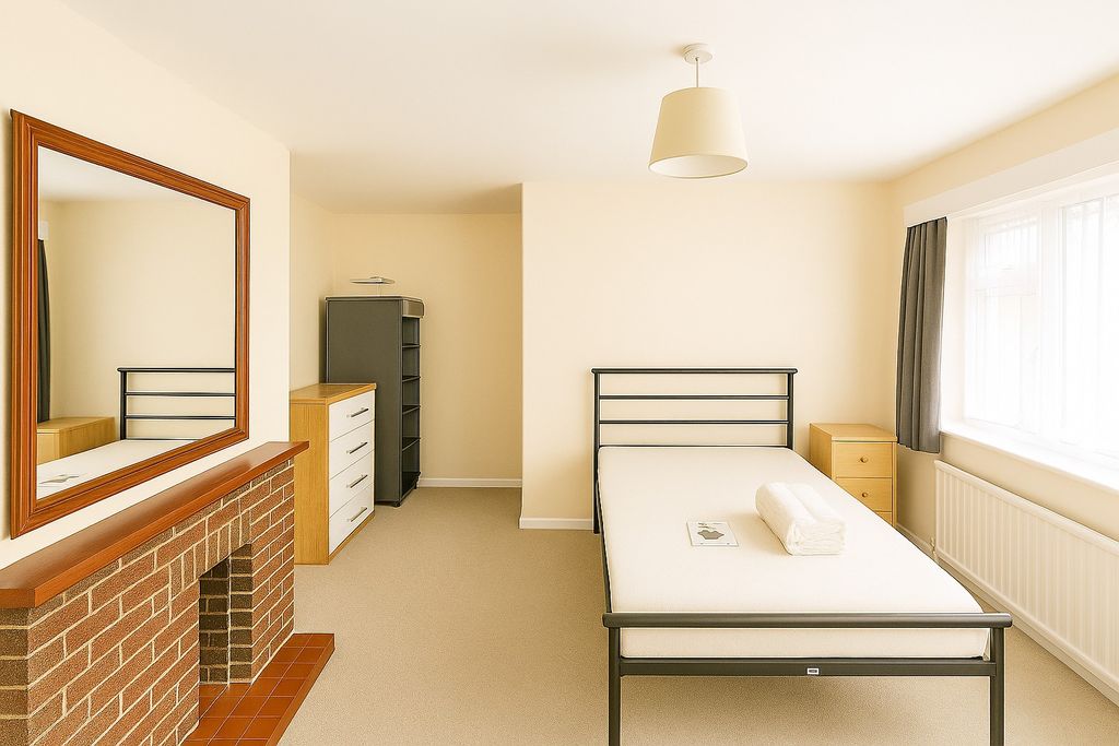 Additional image 4 of 5 bed property to rentUpton Road, Chichester PO19