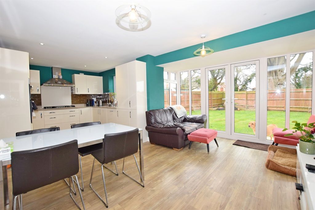 Additional image 3 of 5 bed detached house to rent7 Wellers Close, Felpham, Bognor Regis, West Sussex PO22