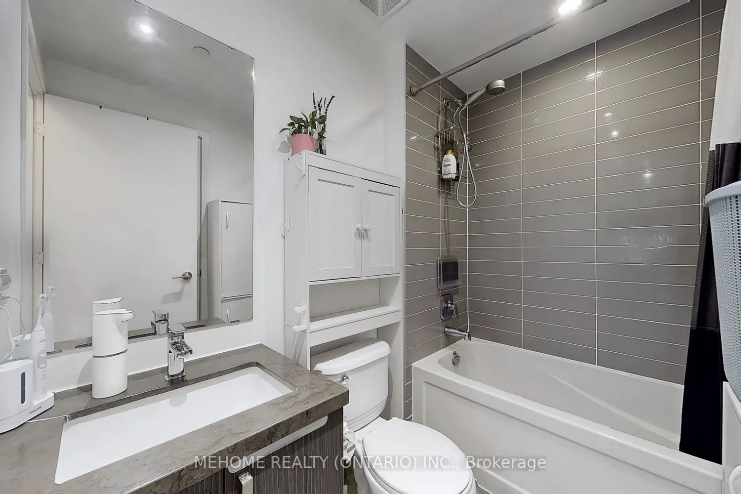 Additional image 15 of 501 St Clair Avenue 204