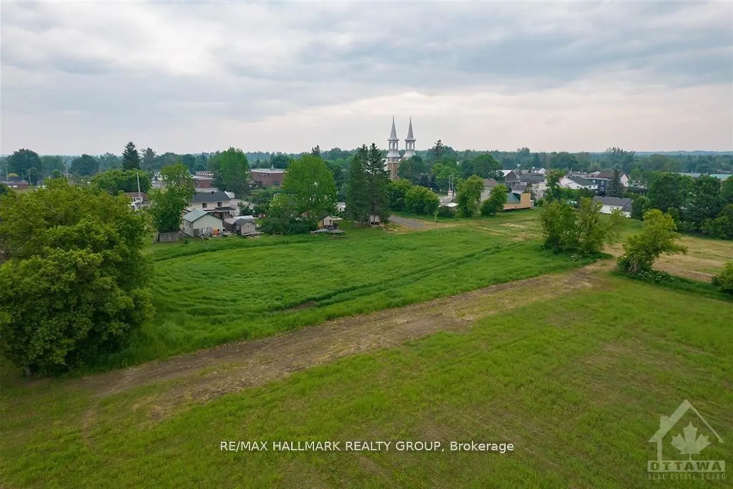 Additional image 9 of 3748 Champlain Street 3