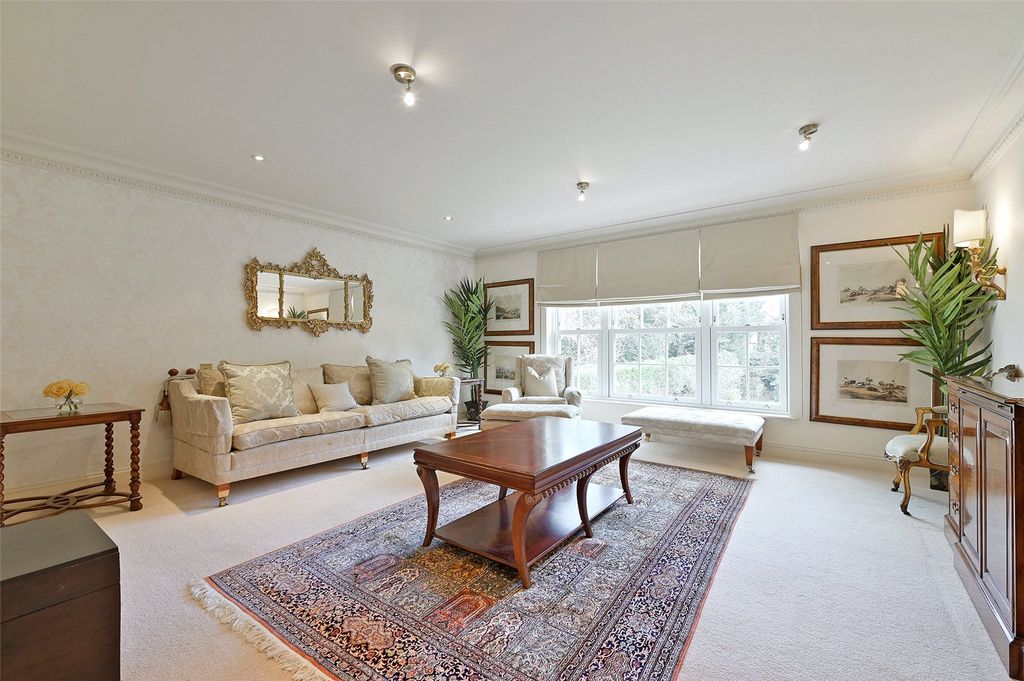 Additional image 12 of 7 bed detached house to rentDukes Kiln Drive, Gerrards Cross, Buckinghamshire SL9