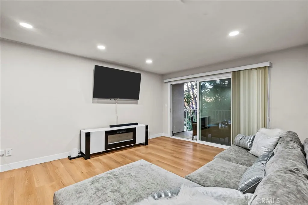 Additional image 9 of 1108 Camino Real Unit 406, Redondo Beach, CA 90277