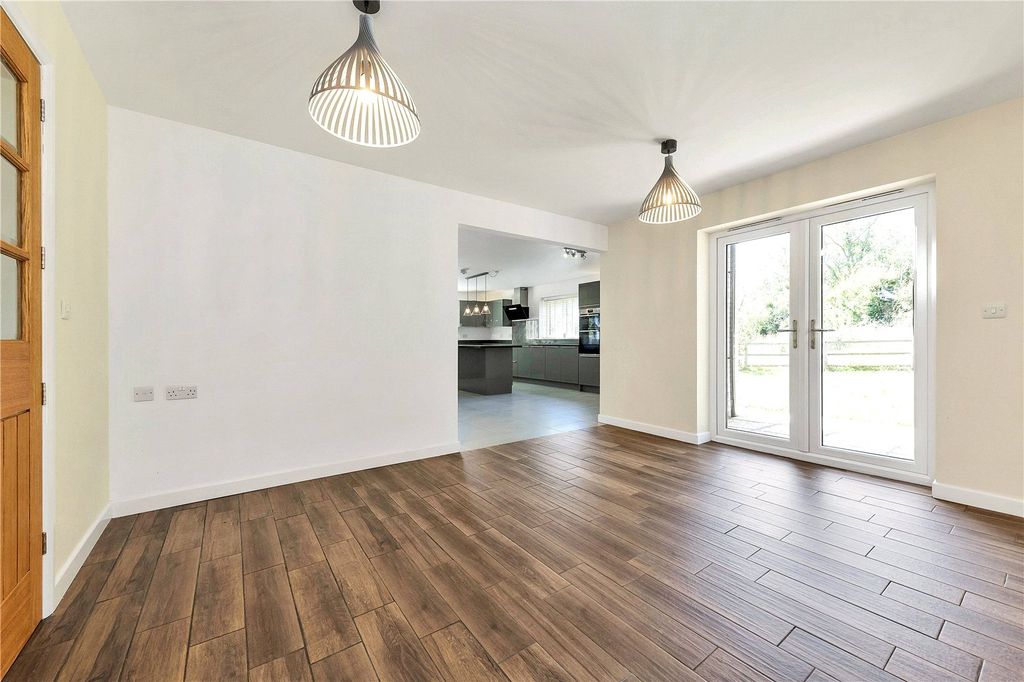 5 bed detached house to rentHighfields Road, Highfields Caldecote, Cambridge, Cambridgeshire CB23 photo 4