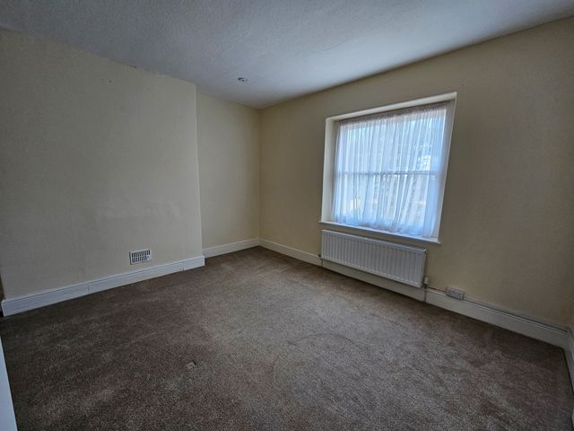 Additional image 4 of 3 bed flat to rentBay View Road, Colwyn Bay LL29