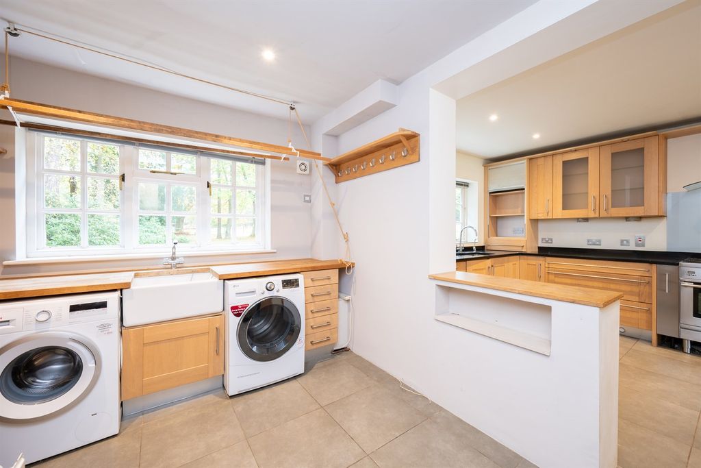 Additional image 8 of 6 bed detached house to rentForest Grange, Horsham, West Sussex RH13