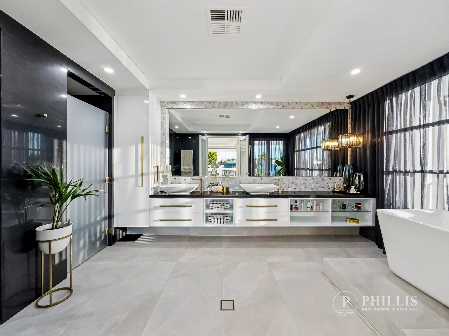 Additional image 22 of 86 Royal Albert Crescent, Sovereign Islands QLD 4216