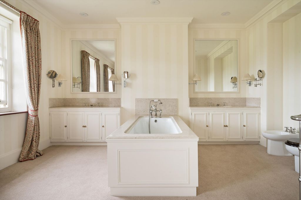 Additional image 7 of 8 bed detached house to rentHampstead Norreys, Newbury, Berkshire RG18