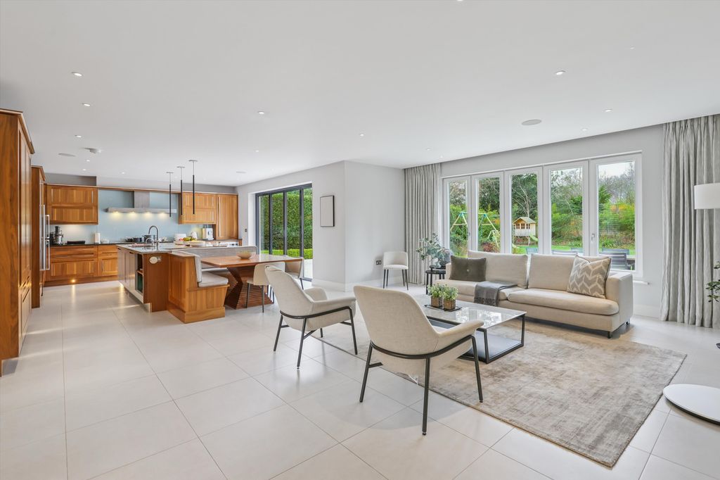 Additional image 5 of 6 bed detached house to rentFairbourne, Cobham, Surrey KT11
