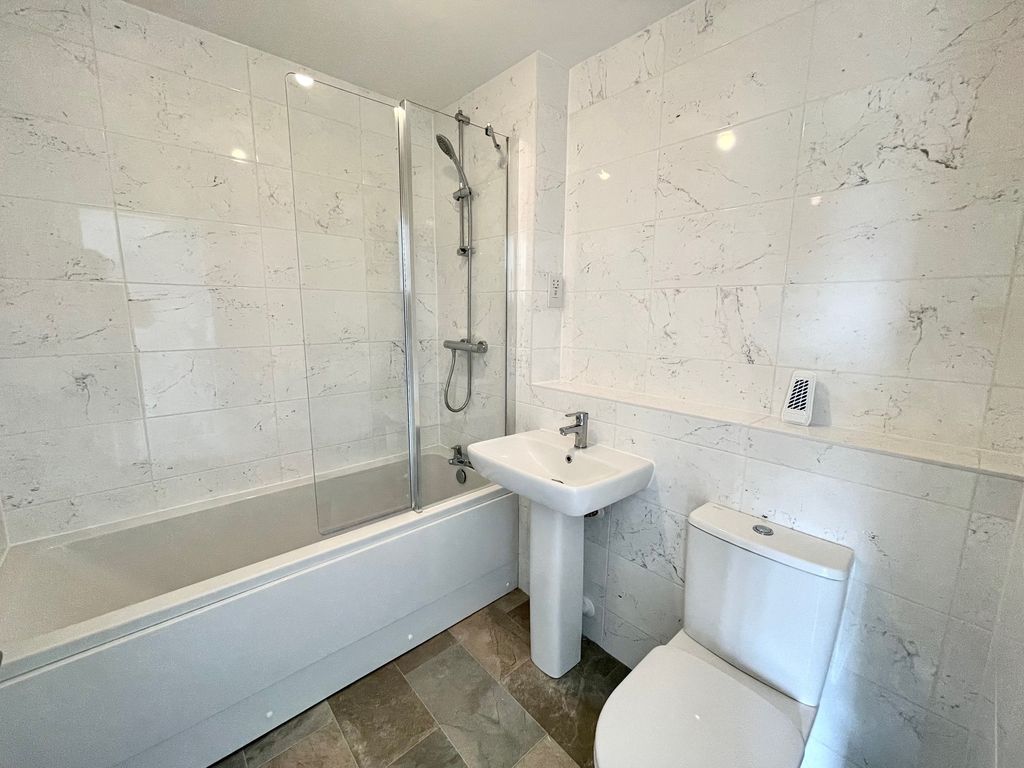 Additional image 18 of 4 bed property to rentFfordd Darwin, Barry CF63