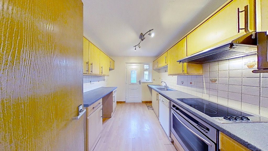 Additional image 7 of 3 bed semi-detached house to rentValgreen Court, Mid Craigie, Dundee DD4
