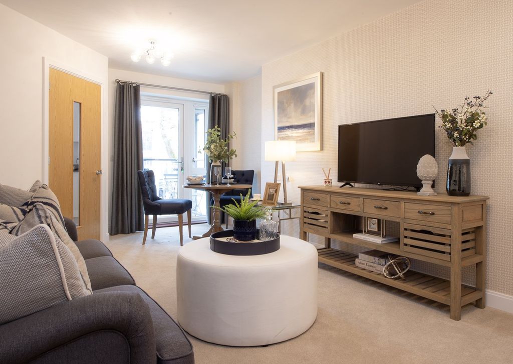 Additional image 3 of 2 bed flat to rentQueens Road, Weybridge KT13