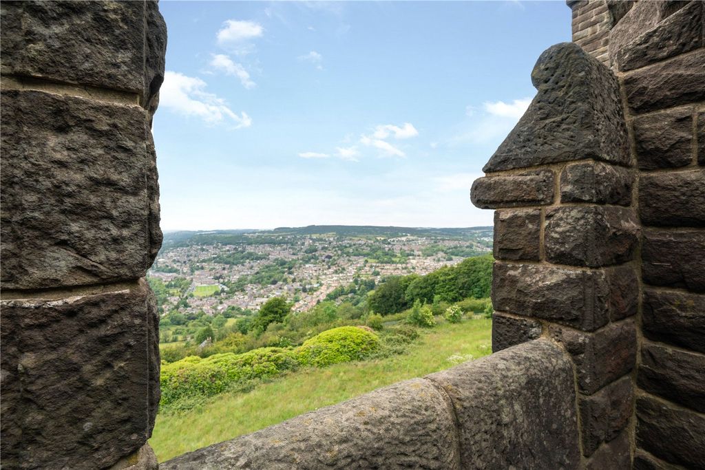 2 bed flat to rentRiber Castle, Riber, Matlock, Derbyshire DE4 photo 5