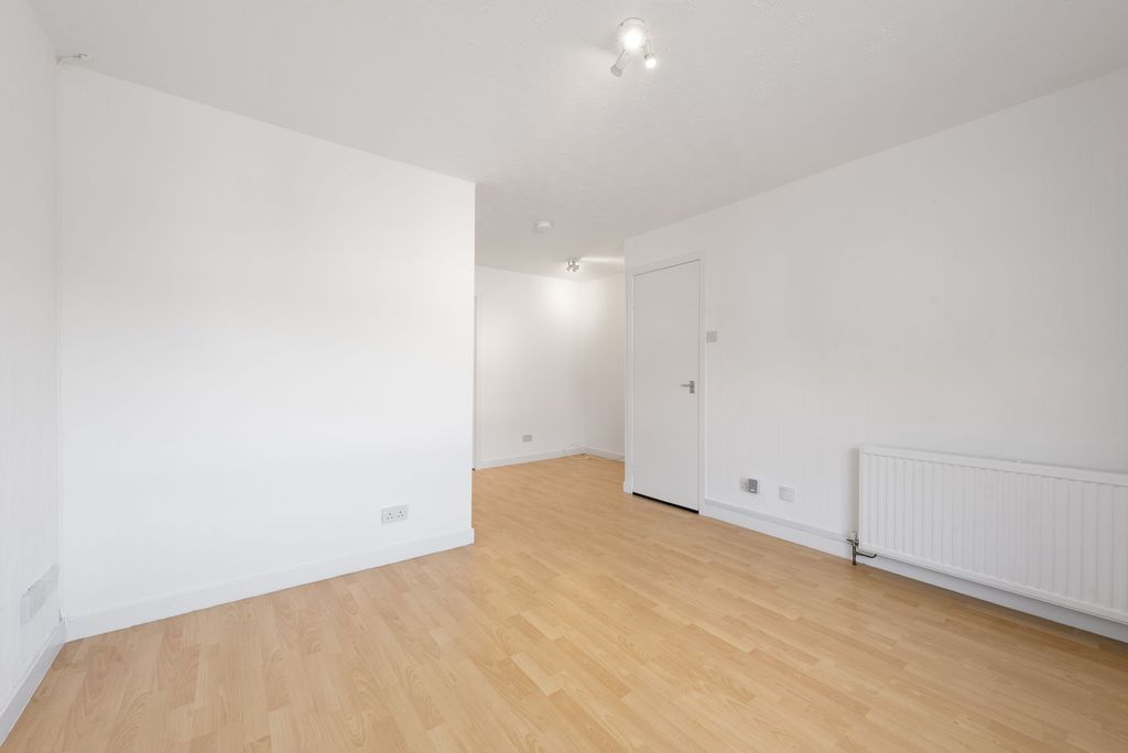 Additional image 3 of 1 bed flat to rentLennox Gardens, Linlithgow EH49