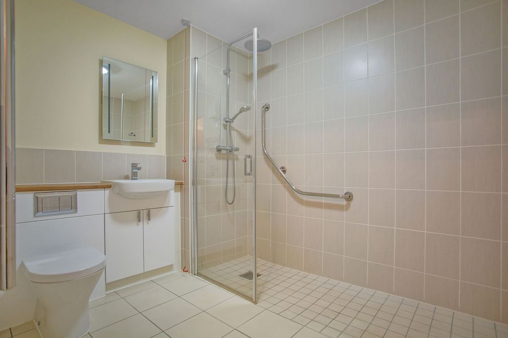 Additional image 8 of 2 bed flat to rentKeeper Close, Taunton TA1