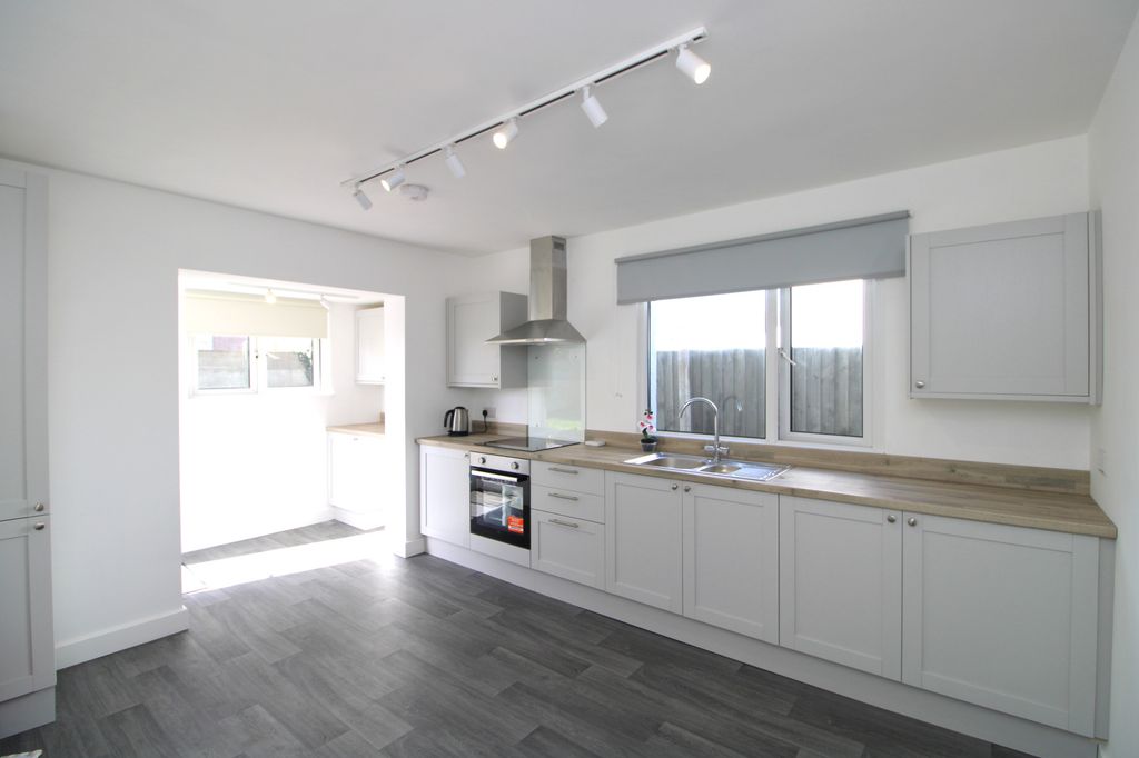 Additional image 8 of 3 bed bungalow to rentRhuddlan Road, Rhyl LL18