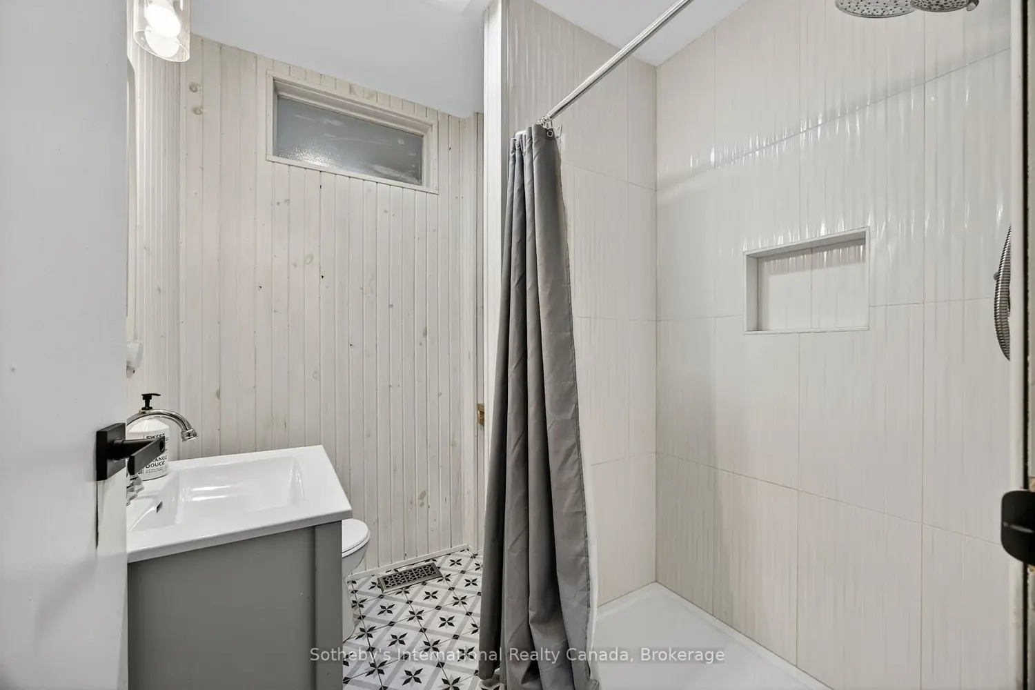 Additional image 7 of 37 Brown's Lake Road