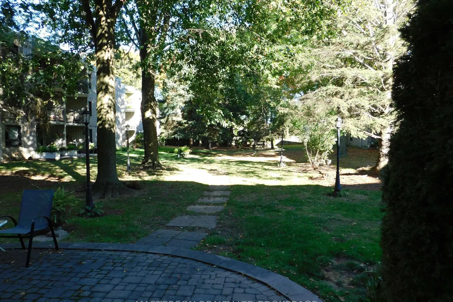 Additional image 18 of 4658 Drummond Road 328