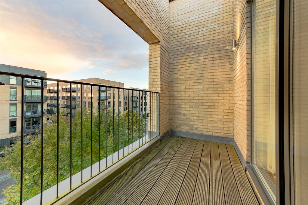 Additional image 13 of 4 bed terraced house to rentForbes Close, Trumpington, Cambridge CB2