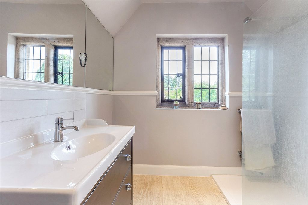 Additional image 9 of 4 bed semi-detached house to rentHenley Road, Marlow, Buckinghamshire SL7